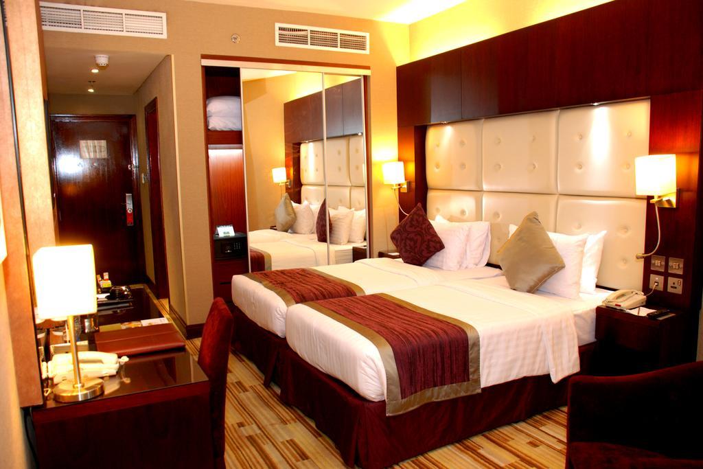 Monaco Hotel Dubai Esterno foto